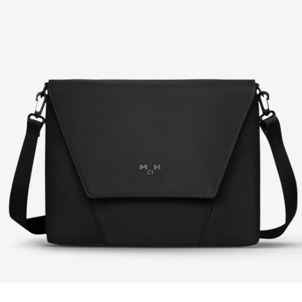 🎁Like New! Mah Black Crossbody Messenger Bag